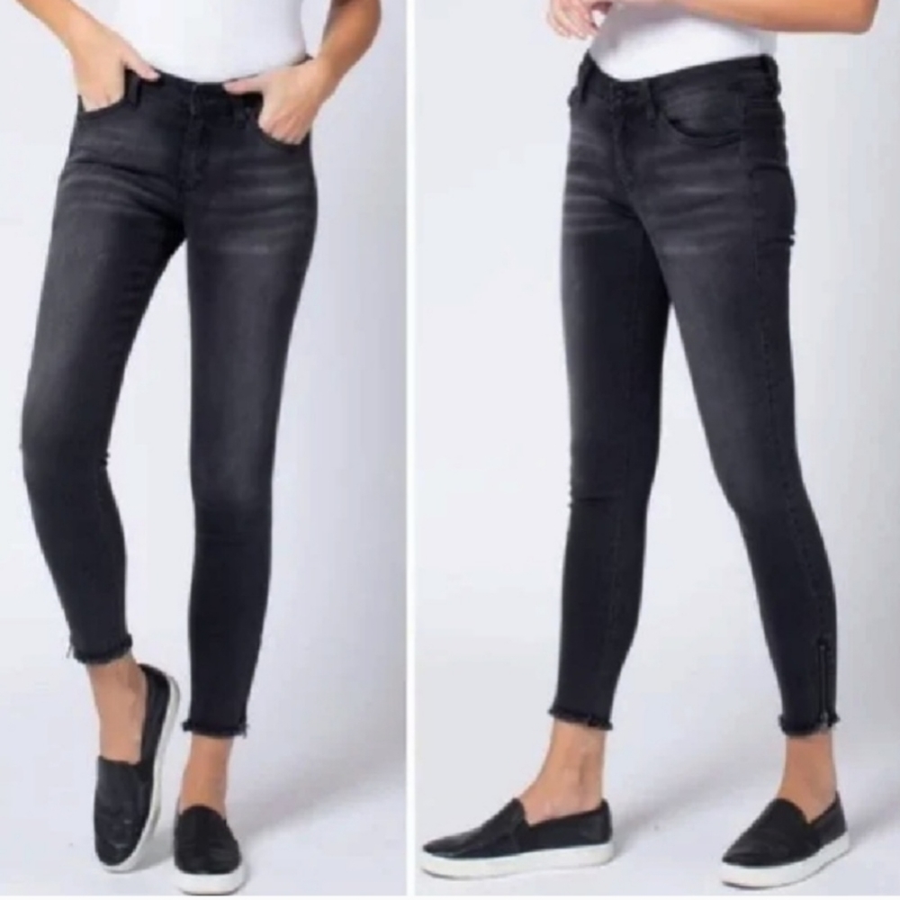 Kancan Mid Rise Skinny Ankle Jeans Black Raw Hem 28 (fit like 27)